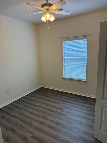 Building Photo - 23722 N Newport Bnd