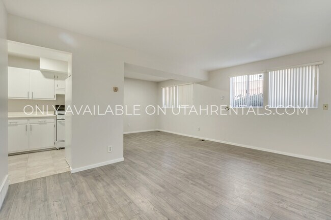 Building Photo - 249 S 700 E