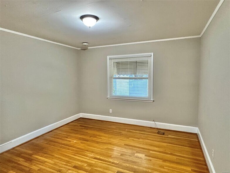 Building Photo - 929 Parkwood Dr