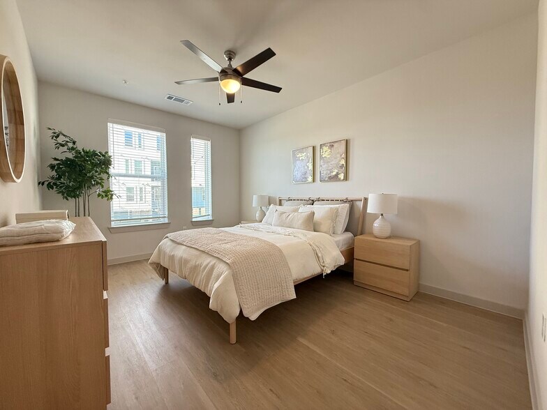 Building Photo - 1102 Treeta Trl