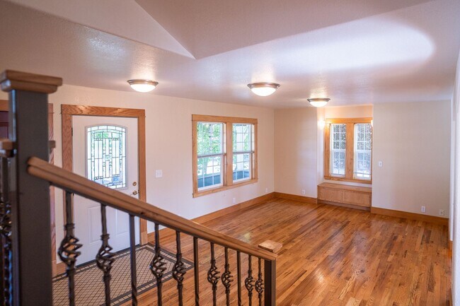 Building Photo - 3-bedroom 2-bath House SW Albany $2,395