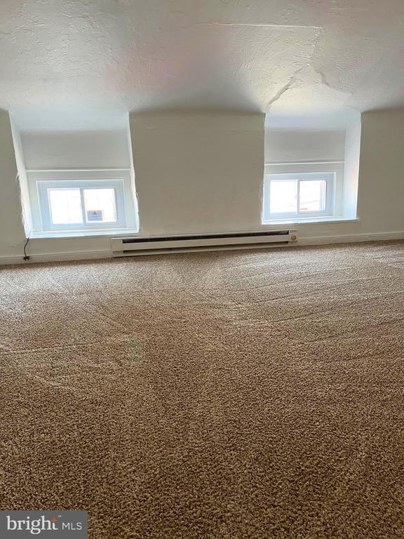 Building Photo - 145 Levering St