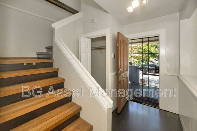 Building Photo - 2359 Prune St