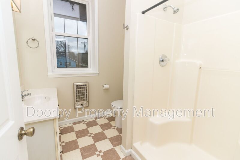 Building Photo - 1815 Bailey Ave