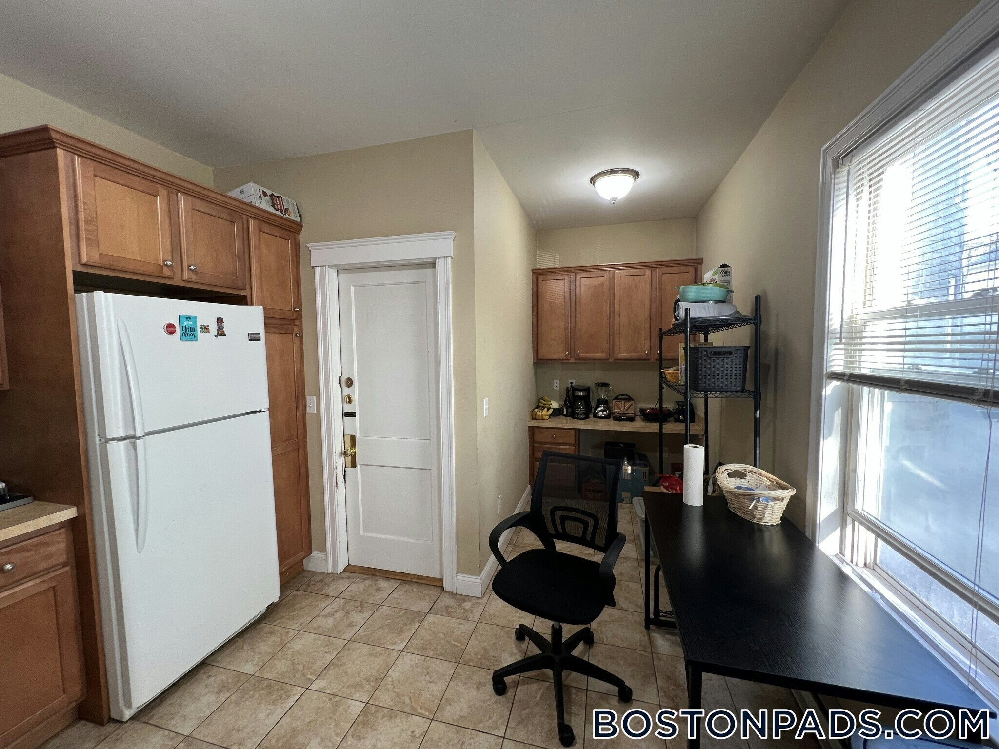 Building Photo - 223 Holland St