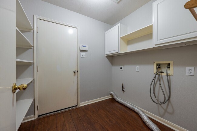 Building Photo - 15823 Kings Cypress Ln