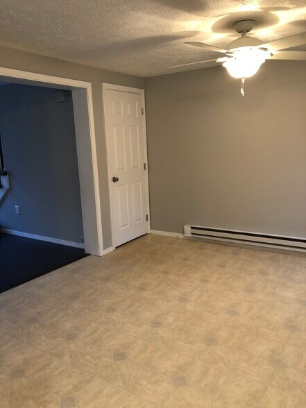 Building Photo - 60 Patrill Hollow Rd