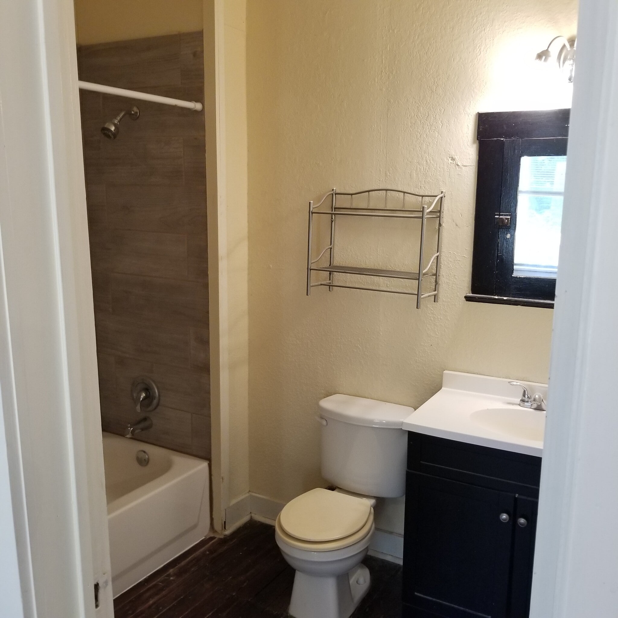 Bathroom - 619 Washburn St