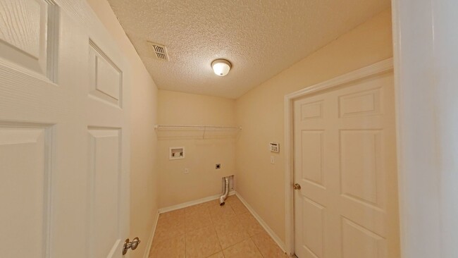 Building Photo - Great 3/2 in Estates of Lake Charles