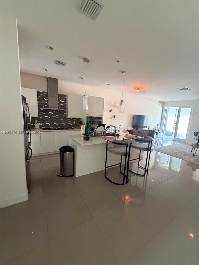 Building Photo - 10220 NW 63rd Terrace