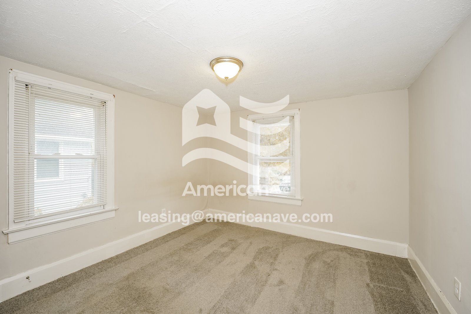Building Photo - 1383 Hillcrest St