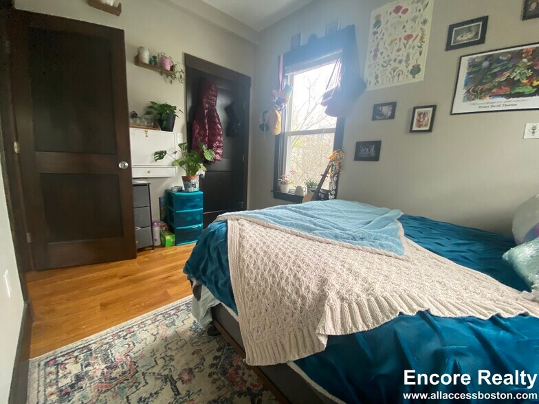 Building Photo - 46 Creighton St