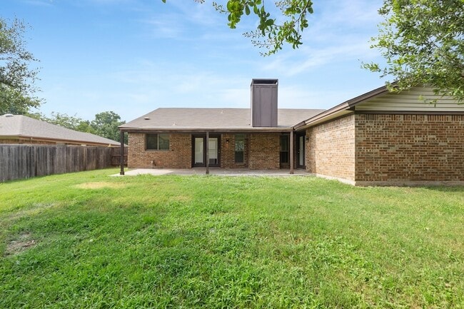 Building Photo - 6728 Fair Meadows Dr