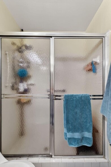 Building Photo - 6357 Overland Dr