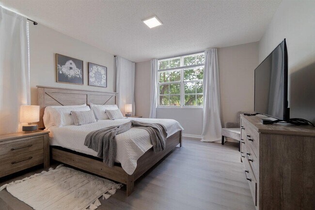 Building Photo - 11790 St Andrews Place