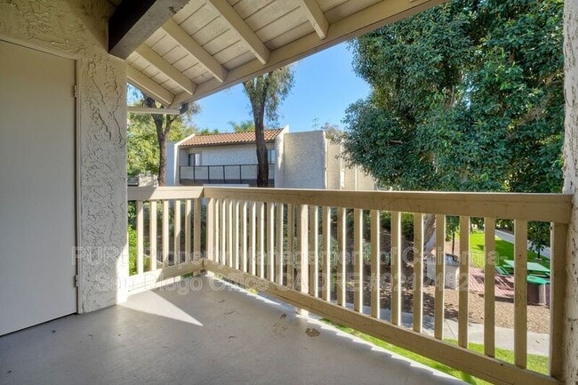 Building Photo - 9909 Azuaga St