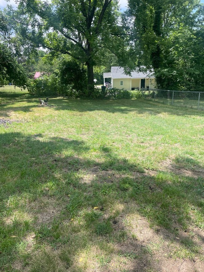 Building Photo - 4511 Lansing Dr