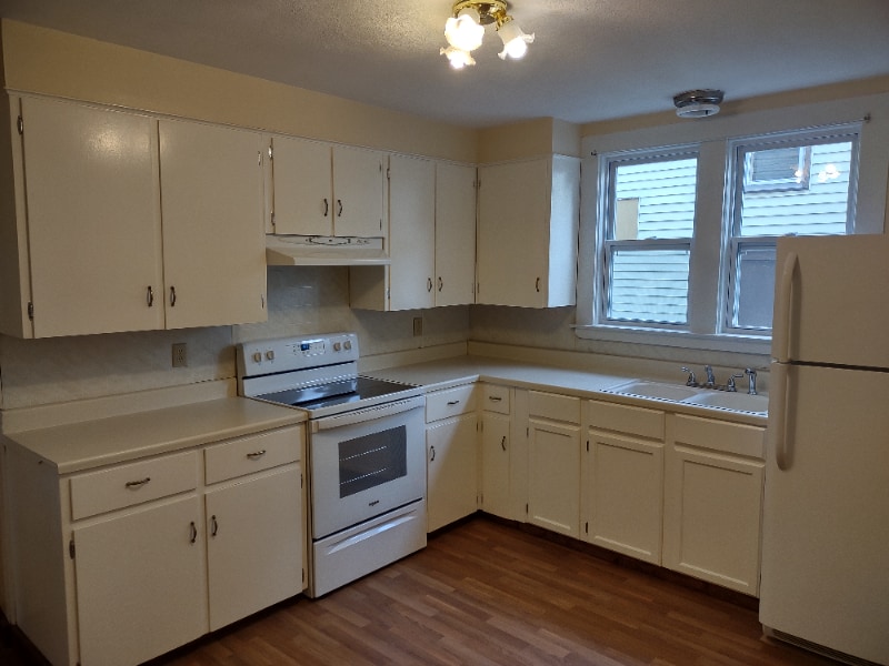 Building Photo - 304 Hall Ave