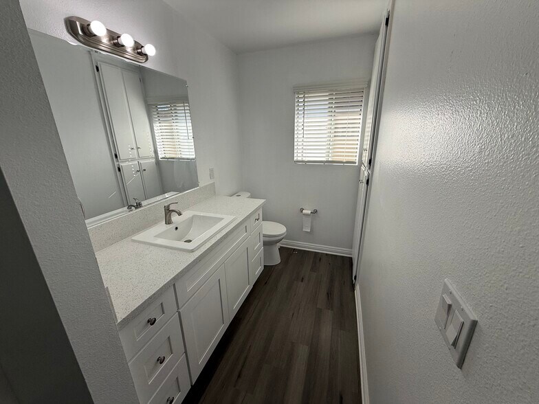 Building Photo - 41041 Alder Ave