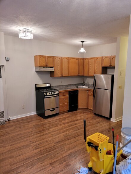 Building Photo - 169 Endicott St