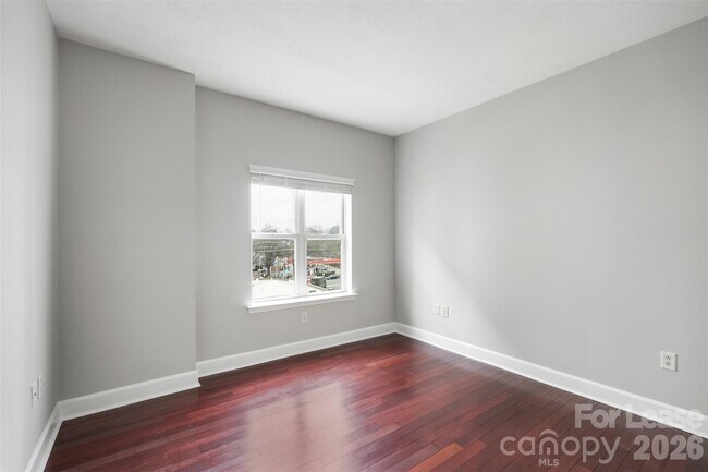 Building Photo - 1320 Fillmore Ave