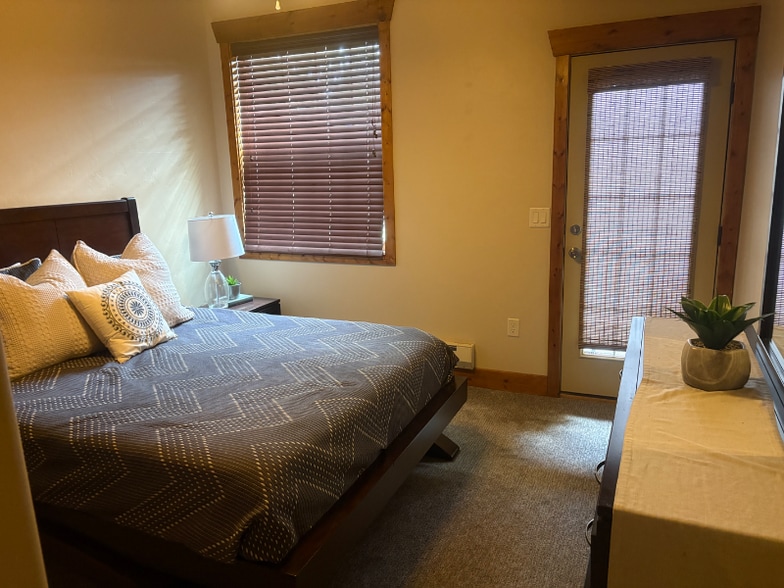 Building Photo - 715 Moraine Ct