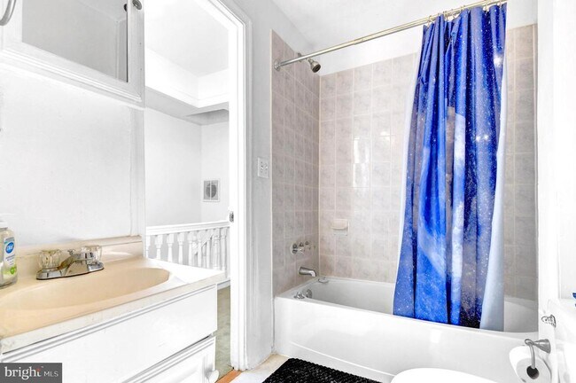 Building Photo - 1852 5th St NW