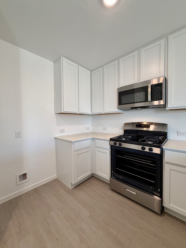 Building Photo - 14536 Azzurro Stone