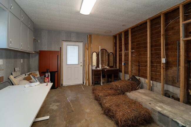 Building Photo - 31 Menendez Rd