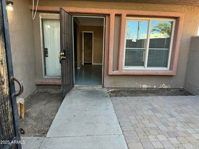 Building Photo - 1424 N 53rd Ave