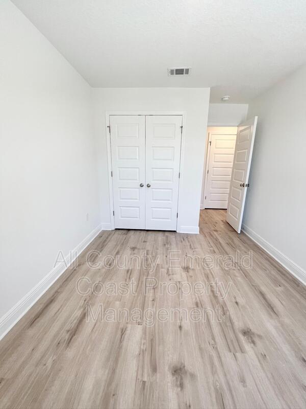 Building Photo - 10 Redbird Lp