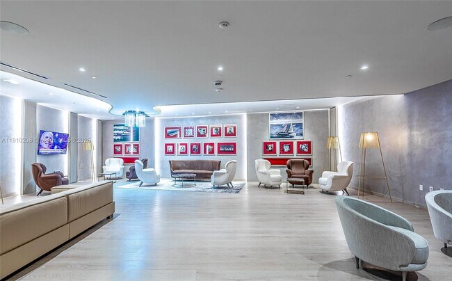 Building Photo - 1000 Brickell Plaza