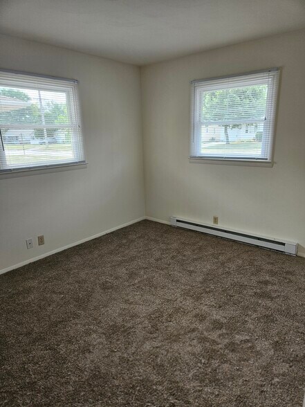 Building Photo - 158 Hillcrest Ave