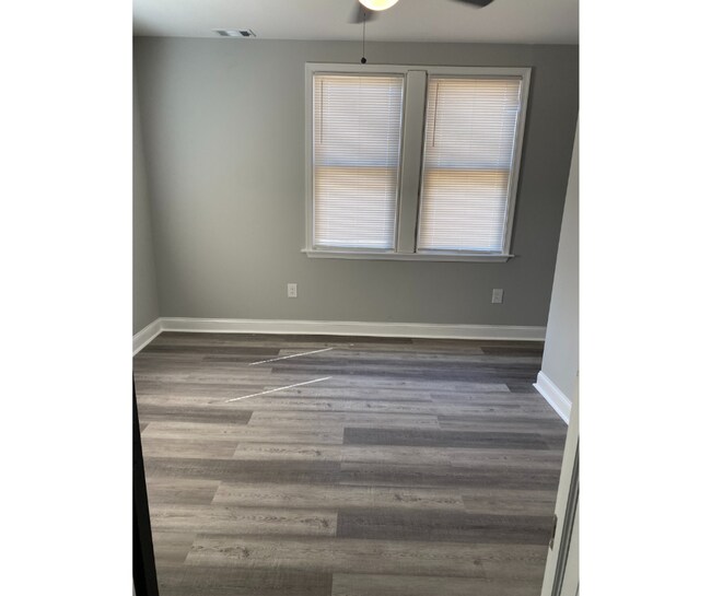 Building Photo - 4310 Ridgewood Ave