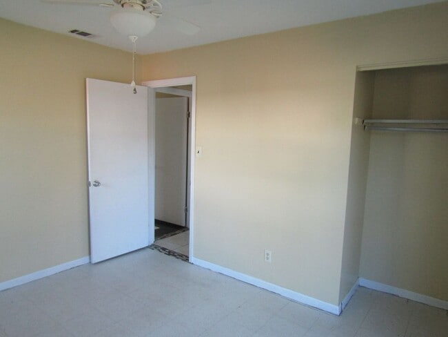 Building Photo - 608 Palmetto St