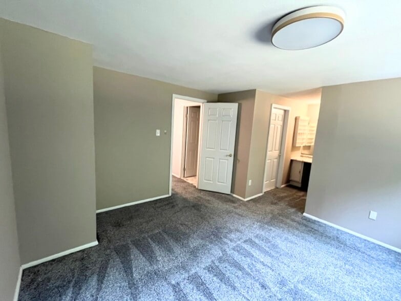 Building Photo - 5395 Harbor Court Dr