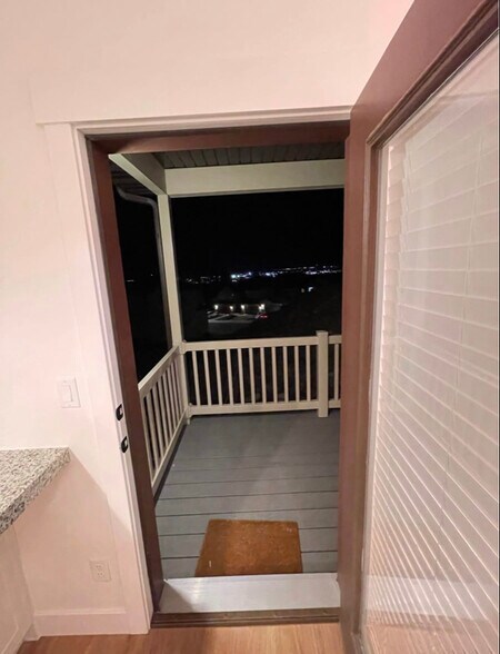 Building Photo - 792 S Aspen Pl