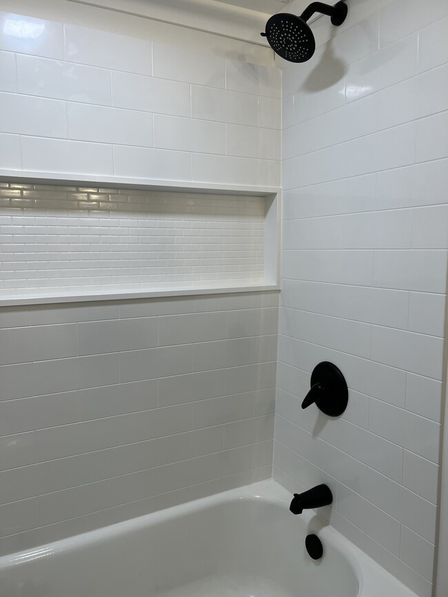 Building Photo - 6290 Island Lake Dr