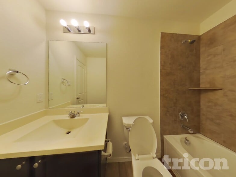 Building Photo - 2428 Dolostone Dr