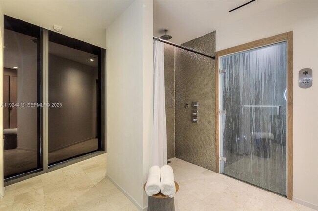 Building Photo - 801 S Miami Ave