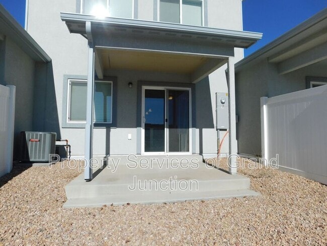 Building Photo - 2357 Zion Cyn Ave