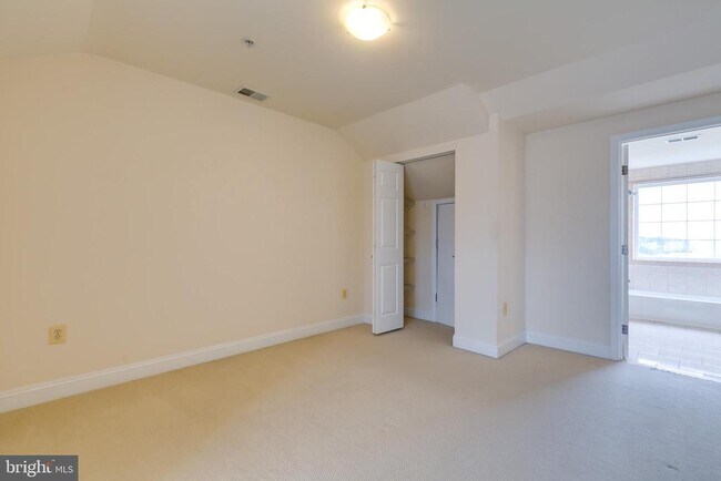 Building Photo - 2026 N Culpeper St