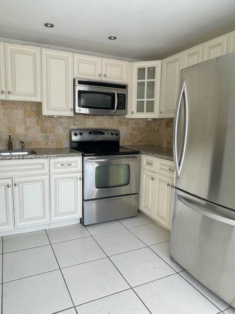 Building Photo - 5838 SW 74th Terrace