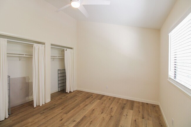 Building Photo - Updated and Spacious 2-Bed, 2-Bath House with Garage in Marvin Gardens