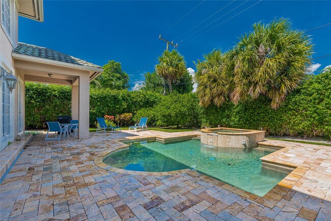 Building Photo - 2999 Banyan Rd