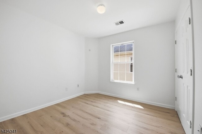 Building Photo - 20 Wakeman Ave