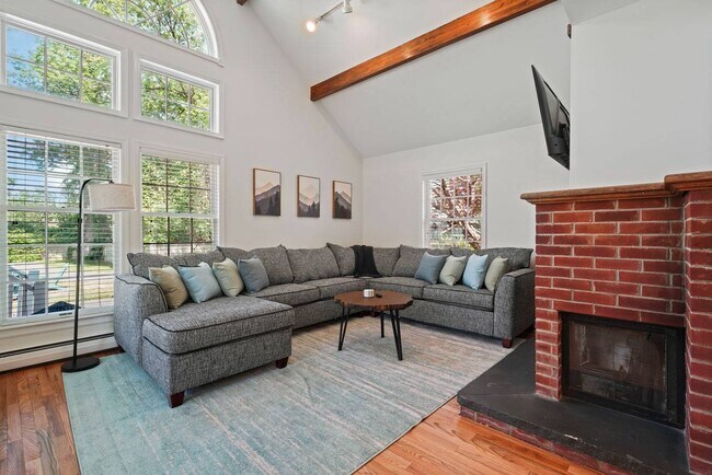 Building Photo - 1439 NY-9P