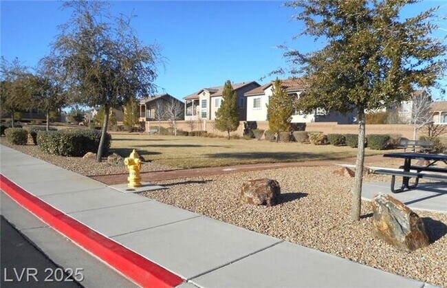 Building Photo - FURNISHED SINGLE STORY LOCATED IN THE HENDERSON AREA!!