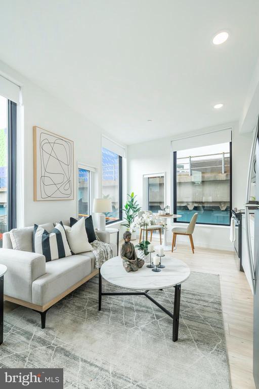 Building Photo - 1131-39 N Front St