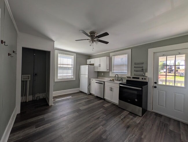 Building Photo - 429 Pennsylvania Ave